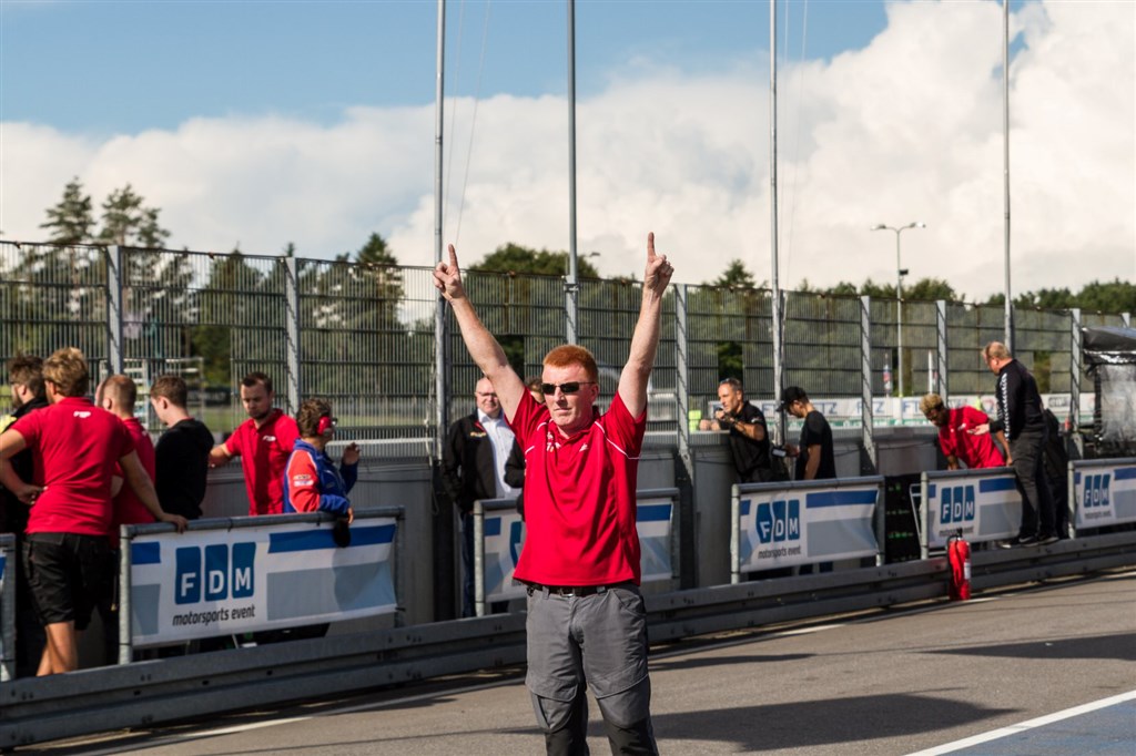 Jørgen Pilgaard fik grund til at juble, på bedste Pilgaard manér
(Foto: Formel 4 Danmark)